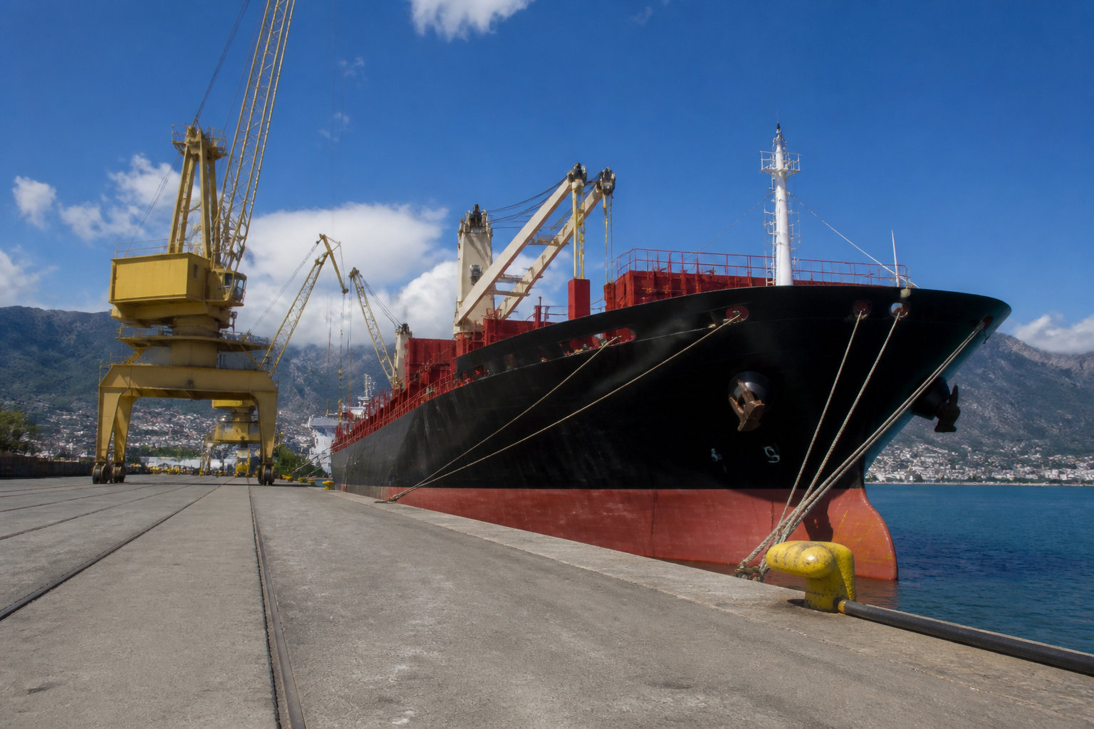 Comment l'IA gère les spécificités logistiques de La Réunion